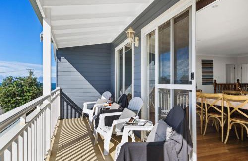 Mollymook Beach House | Beachwood House at Mollymook Beach
