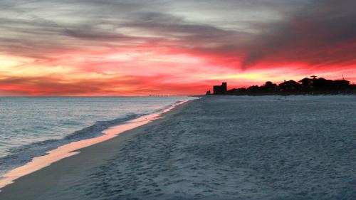 Seagrove Beach House | Beachwood Villas 12I