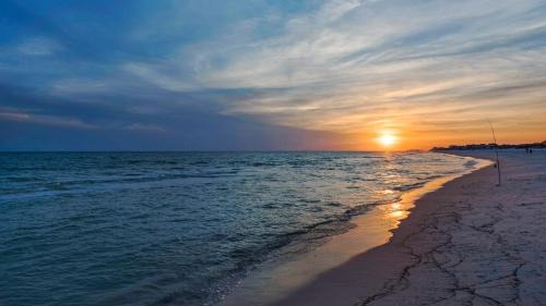 Seagrove Beach House | Beachwood Villas 1B