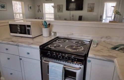 Waveland Cottage | Beachwoods Cottage: Quiet Woods & Exciting Beaches
