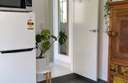 Woonona Apartment | Beachy Studio in Woonona