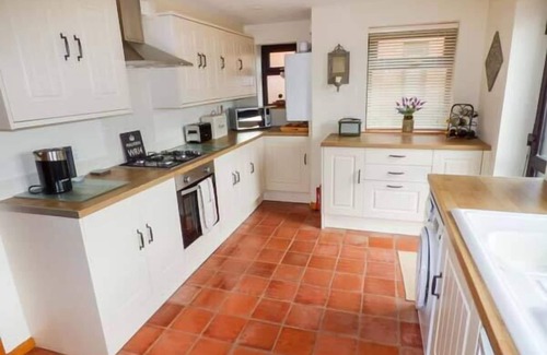 Malvern Cottage | BEACON COTTAGE, family friendly, with open fire in Malvern