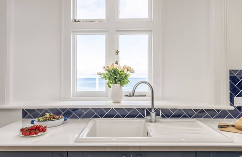 Chillington Cottage | Beacon Cottage - sleeps 6 guests