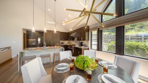 Highlands Townhomes House | Beacon Retreat