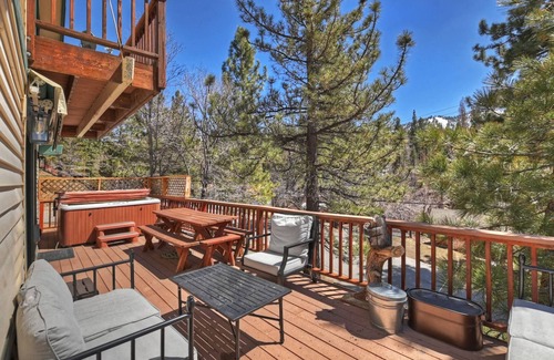 Upper Moonridge Cabin | Bear Canyon Cabin Beautiful Views HotTub