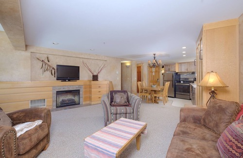 Big Sky Condo | Bear Cave- Big Sky Shoshone Ski in/Out condo