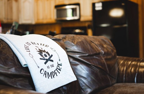 Amity House | Bear Claw Cabin at Timber Lodge Ranch