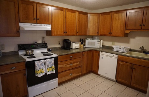 Bartlett Condo | Bear Cubs' Penthouse - Seasons at Attitash Sleeps 10, 2 HD TVs, 200 Mbps Wifi