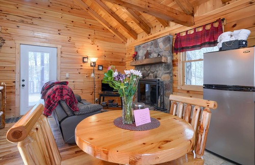 Carbon Hill Cabin | Bear Hugs cabin nestled in the woods.