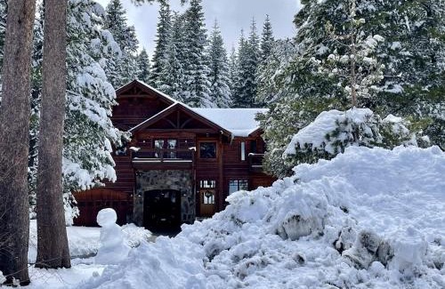 Truckee House | Bear Meadows Lodge - Hot Tub - Tahoe Donner Home