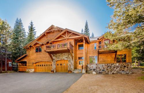 Truckee House | Bear Meadows Lodge - Hot Tub - Tahoe Donner Home