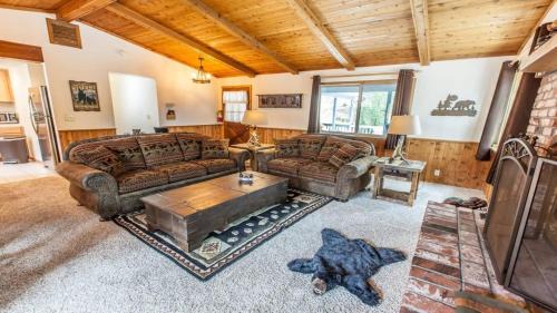 Upper Moonridge House | Bear Mt. Retreat