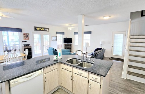 Ono Island House | Bear Point Bay Front Great Rates!