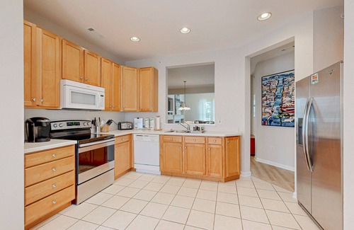 Ocean View Condo | Bear Trap Dunes home w/AC, fireplace, balcony, W/D, beach shuttle