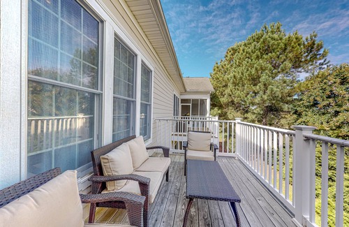 Ocean View Condo | Bear Trap Dunes home w/AC, fireplace, balcony, W/D, beach shuttle