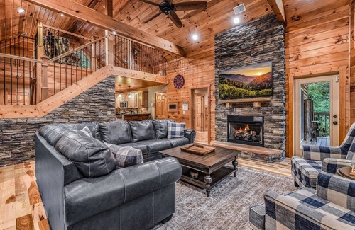 Wears Valley Cabin | Bearmont Lodge 4 Bedroom Cabin by RedAwning