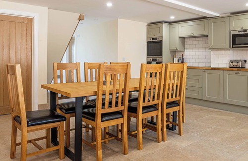 Little Rissington Cottage | Bears Court Unit 6 - UK48012