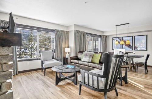 Copperstone Resort House | Bears Den 2BR Getaway with Hot Tub, BBQ Near DT