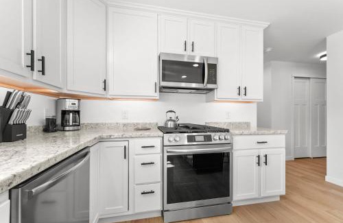 Maple City House | Bears Den - Walk to Glen Lake with Hot Tub