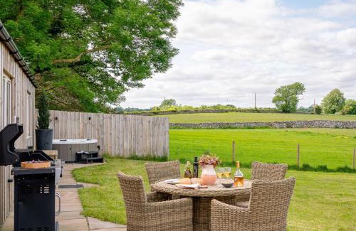 Leyburn House | Bearskin Cottage