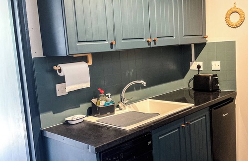Winterton-on-Sea Cottage | Beatrice Cottage - 2 mins to Sea, Rustic Bolthole