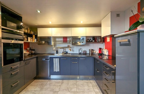Saint-Denis Apartment | Beau Duplex Artistique Avec vue sur le Canal