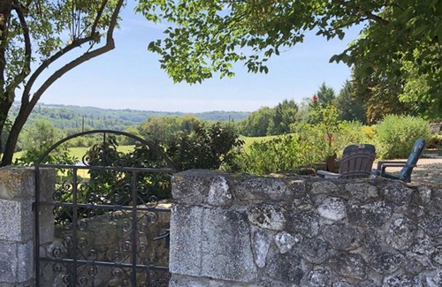Touffailles House | Beau Gîte Avec Belle vue Fait Avec Goût et Cœur