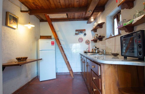 Camporgiano House | Beautiful private villa for 6 guests with private pool, WIFI, TV and pets allowed