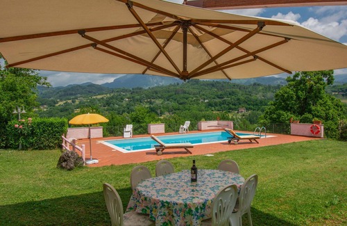Camporgiano House | Beautiful private villa for 6 guests with private pool, WIFI, TV and pets allowed