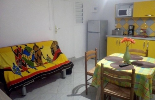 Sainte-Anne Apartment | BEAU T2 BAS DE VILLA