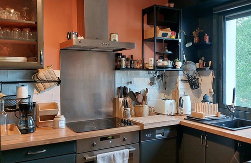 Challans Apartment | Beau T3 Calme 2 Chambres/loggia vue Jardin/20 mn des Plages/challans Centre