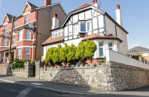 Colwyn Bay Cottage | Beausite