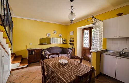Castelnuovo di Garfagnana Apartment | Beautiful apartment for 6 guests with WIFI, TV and panoramic view