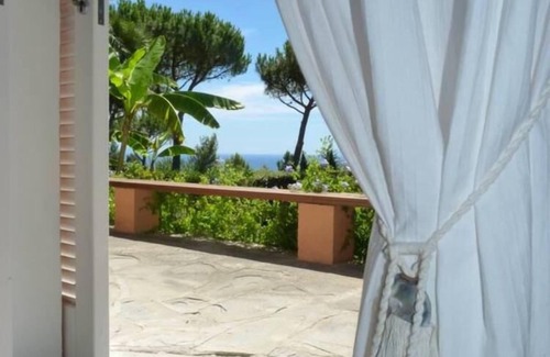 Castiglione della Pescaia House | Beautiful Villa with Private Garden and Wonderful Sea View
