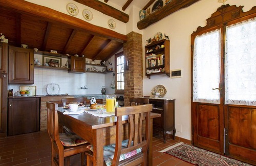 Palaia House | Beautiful private villa for 2 people with TV, terrace and parking