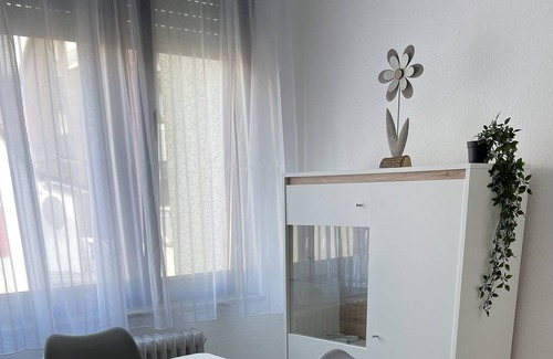 Leinfelden-Echterdingen Apartment | Beautiful 2 room apartment near Stuttgart Airport/Messe/Center/Mitte