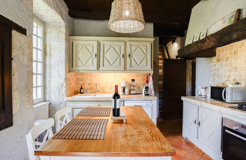 Montcuq House | Beautiful Old Bastide with private pool and heated Nordic bath, near Montcuq