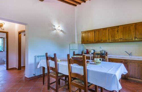 Castellina in Chianti Villa | Beautiful apartment in villa for 4 people with WIFI, pool, A/C, TV, patio and panoramic view