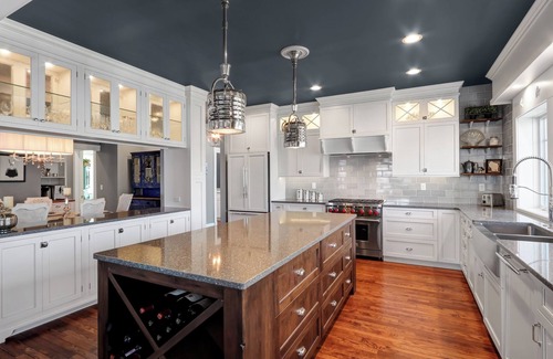 Glenwood Springs House | Beautiful Lake Geneva Lakefront home adorably decorated in sought after Fontana!