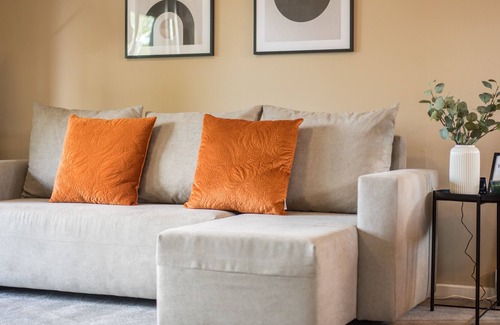 Nottingham Apartment | Beautiful 1-bed with overlooking balcony