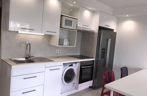 California - Pezou Apartment | Beautiful 1 bedroom apartment with sea view pool large Terrace & parking