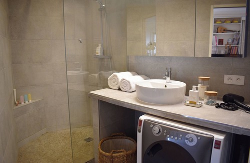 Montparnasse Apartment | Beautiful 1 Bedroom Near Montparnasse Market