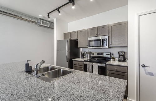Midtown Apartment | Beautiful 1BR in Midtown and the Medical District
