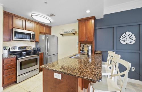 Villa Sabine Townhouses House | Beautiful 2 Bedroom, 2.5 Bath Townhouse on Sabine Bay w/Elevator!