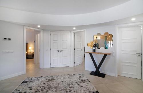 Almancil Apartment | Beautiful 2 Bedroom Self Catering Apartment with Private Pool and Garden in the Encosta do Lago Resort in Quinta do Lago