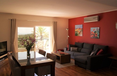 Alfarrobeira Apartment | Beautiful 2 Bedroom Apartment with Sea View near the Golf