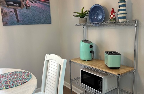 Calabash Condo | Beautiful 2-bedroom condo with King Bed, 2 Twins and a sofa bed in Calabash, NC!