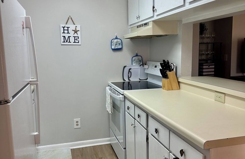 Calabash Condo | Beautiful 2-bedroom condo with King Bed, 2 Twins and a sofa bed in Calabash, NC!