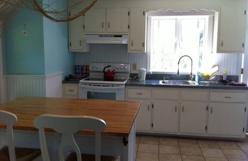 Sandwich Cottage | Beautiful 2 Bedroom Cottage Just Short Stroll To Town Neck Beach