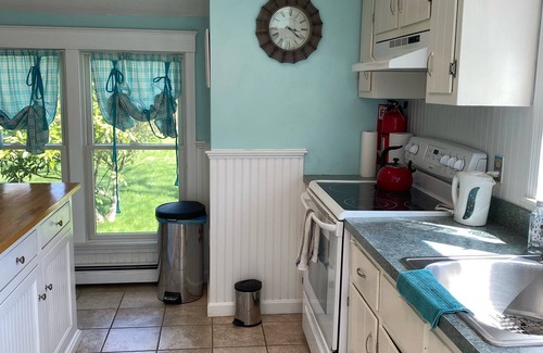 Sandwich Cottage | Beautiful 2 Bedroom Cottage Just Short Stroll To Town Neck Beach